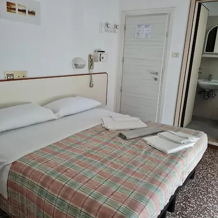 Szálloda Marconi Miramare Rimini